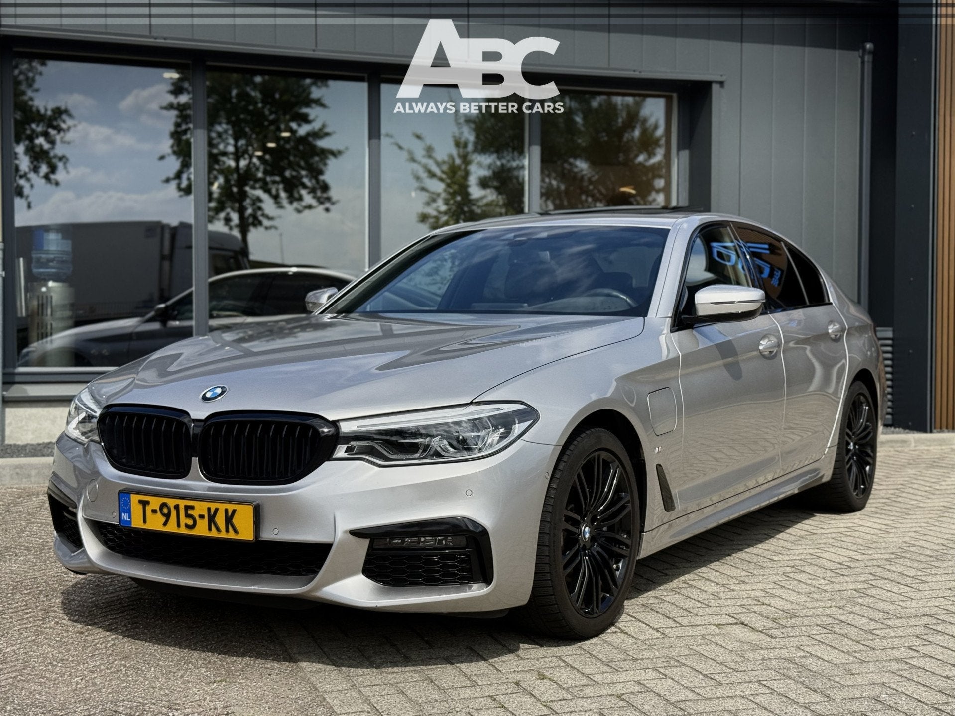 BMW 5 Serie 530e xDrive iPerformance Executive HK HUD Stoelv, Auto's, BMW, Automaat, 1998 cc, Gebruikt, Leder