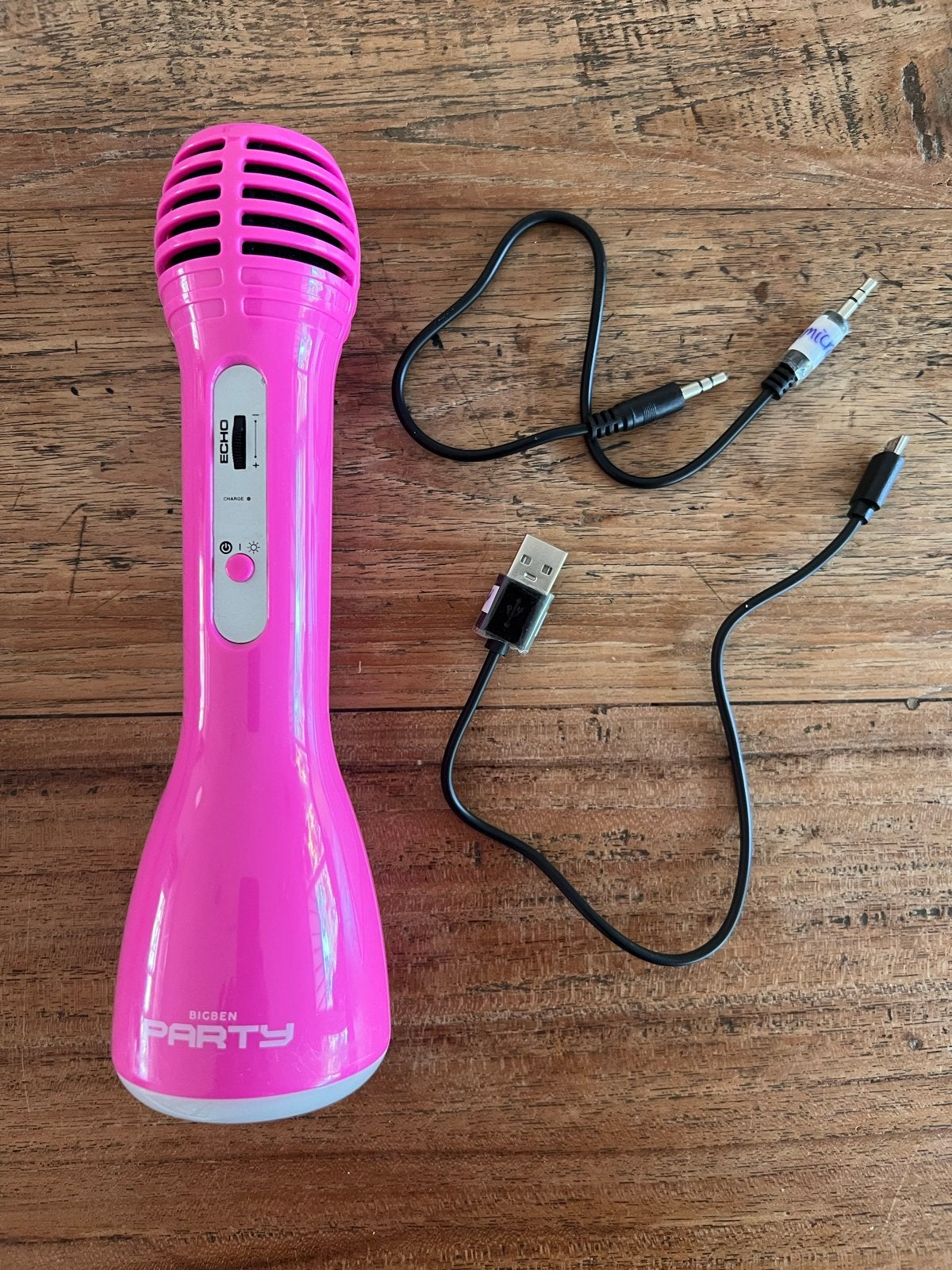 Bigben Party Karaoke Microfoon met Lichteffecten, Audio, Tv en Foto, Karaoke-apparatuur, Ophalen of Verzenden, Zo goed als nieuw