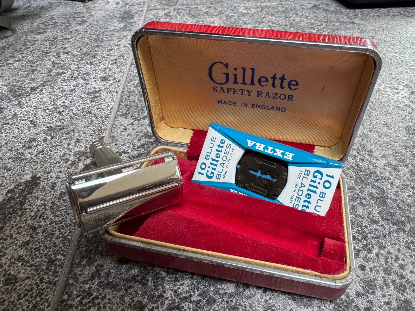 Gillette No. 58 Scheermes met Etui en Mesjes, Antiek en Kunst, Ophalen of Verzenden