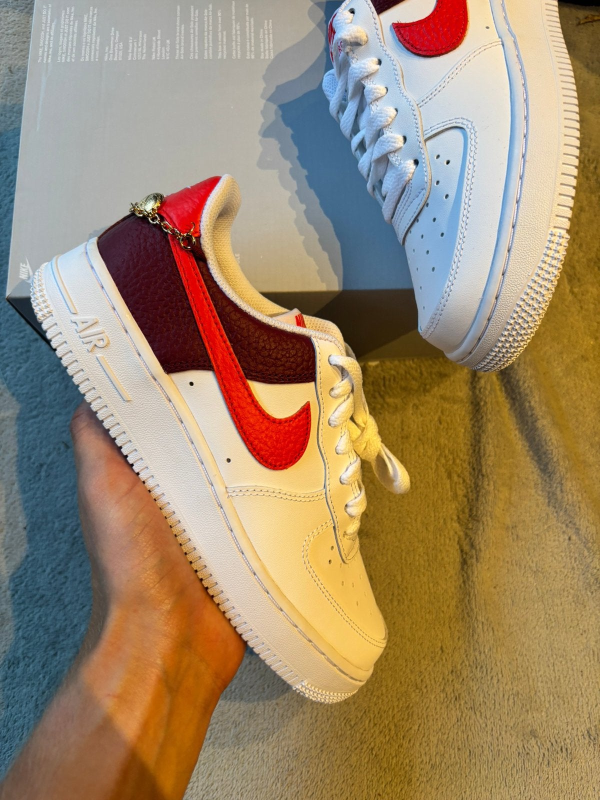 Nike air force 1 ‘07 team red gold - maat 38 - nieuw, J, Nieuw, Ophalen of Verzenden, Sneakers of Gympen