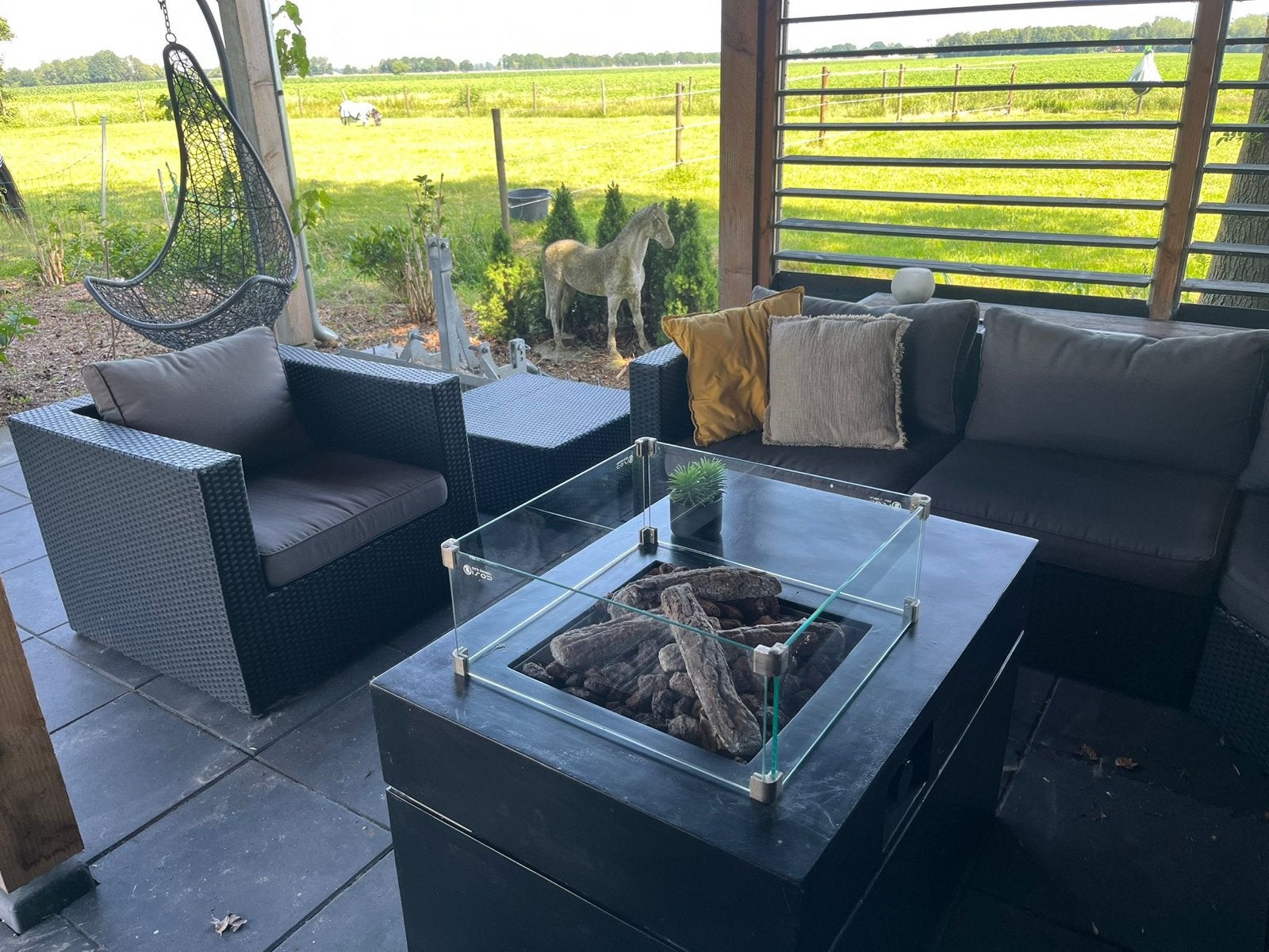 Luxe Wicker Loungeset met Vuurtafel - Royal Patio, Ophalen, Gebruikt, Meer dan 8 zitplaatsen, Loungeset