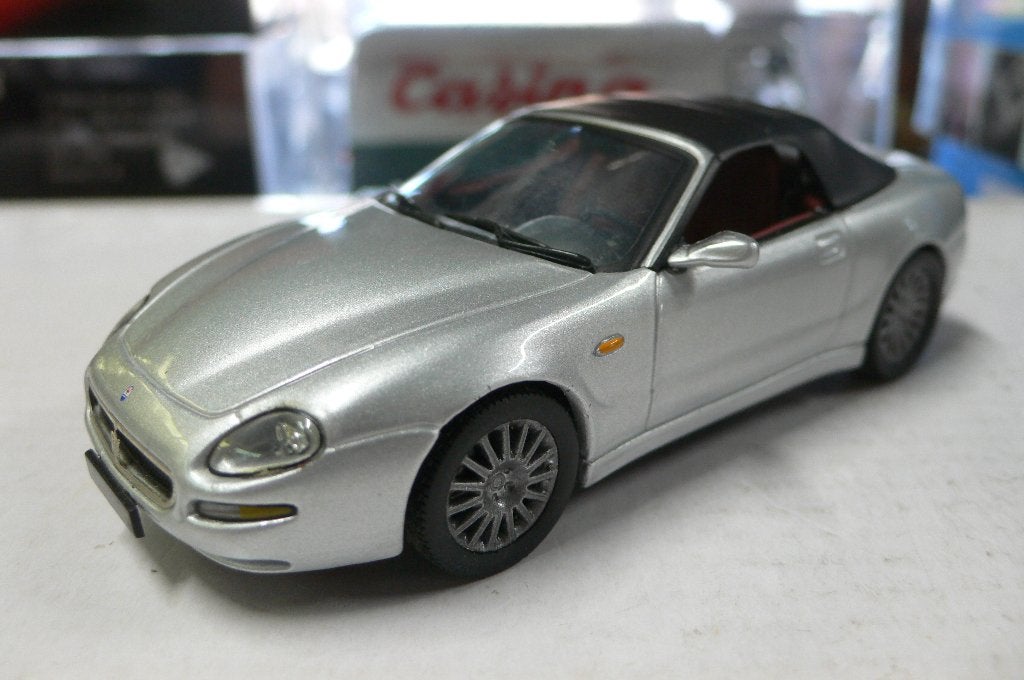 maserati spyder met softtop - ixo 1/43 - mist buitenspiegel-, Verzenden, Gebruikt, Auto, Overige merken