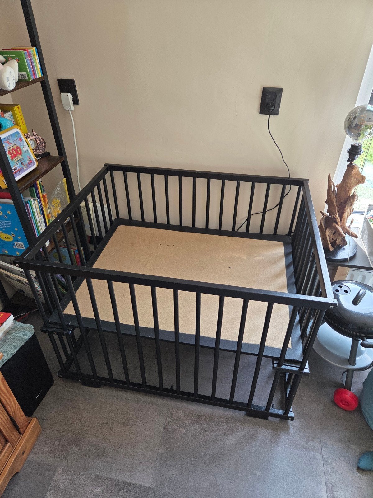 GRATIS zwarte box 80x100 cm - In hoogte verstelbaar, Kinderen en Baby's, Boxen, Ophalen
