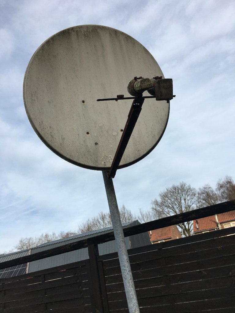 TV schotel, zelf van de paal afhalen., Ophalen, Gebruikt, (Schotel)antenne, Overige merken