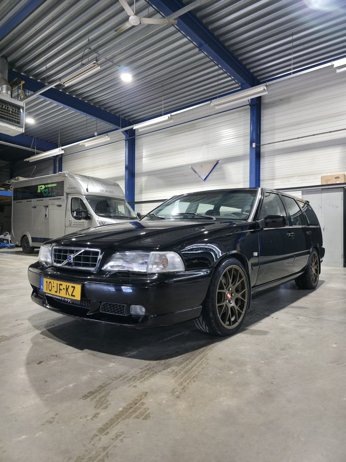 Volvo V70 2.3 R 1997 Zwart, foto 3