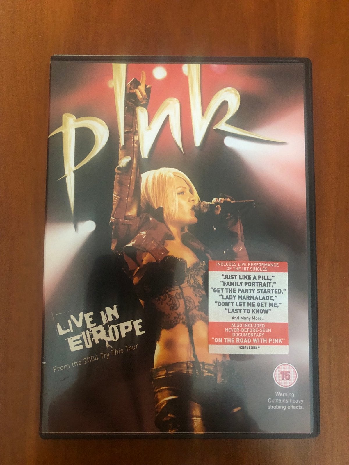 P!nk - Live in Europe (DVD) - Try This Tour 2004, Cd's en Dvd's, Dvd's | Muziek en Concerten, Gebruikt, Concert, Bonusmateriaal