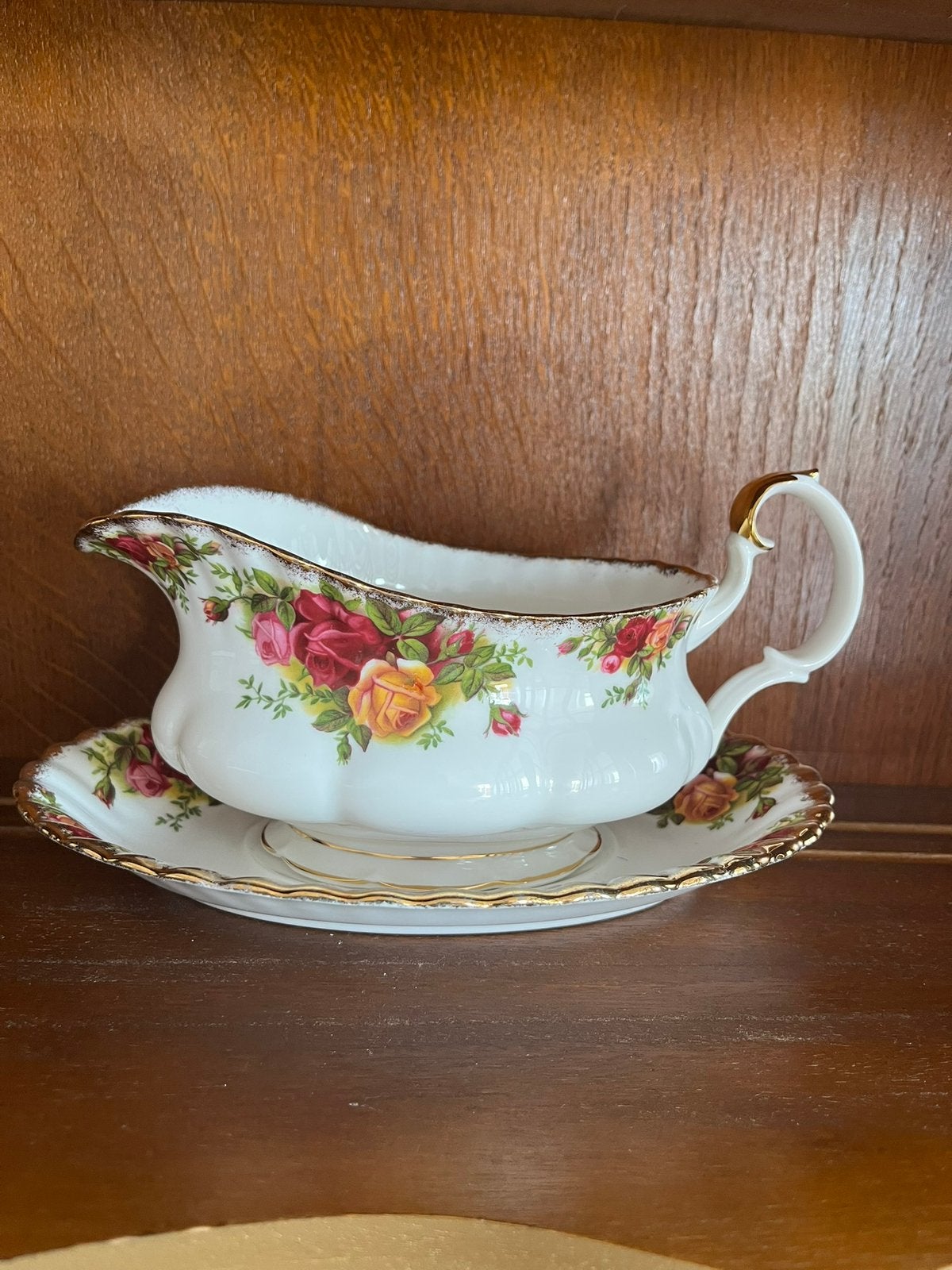 Royal Albert "Old Country Roses" SAUS KOM, Antiek en Kunst, Ophalen of Verzenden