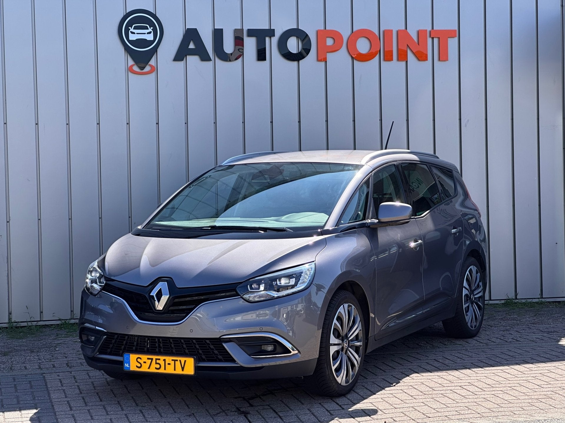Renault Grand Scénic Renault Grand Scénic TCe 140 EDC equi, Dealer onderhouden, Stof, 4 cilinders, 7 stoelen