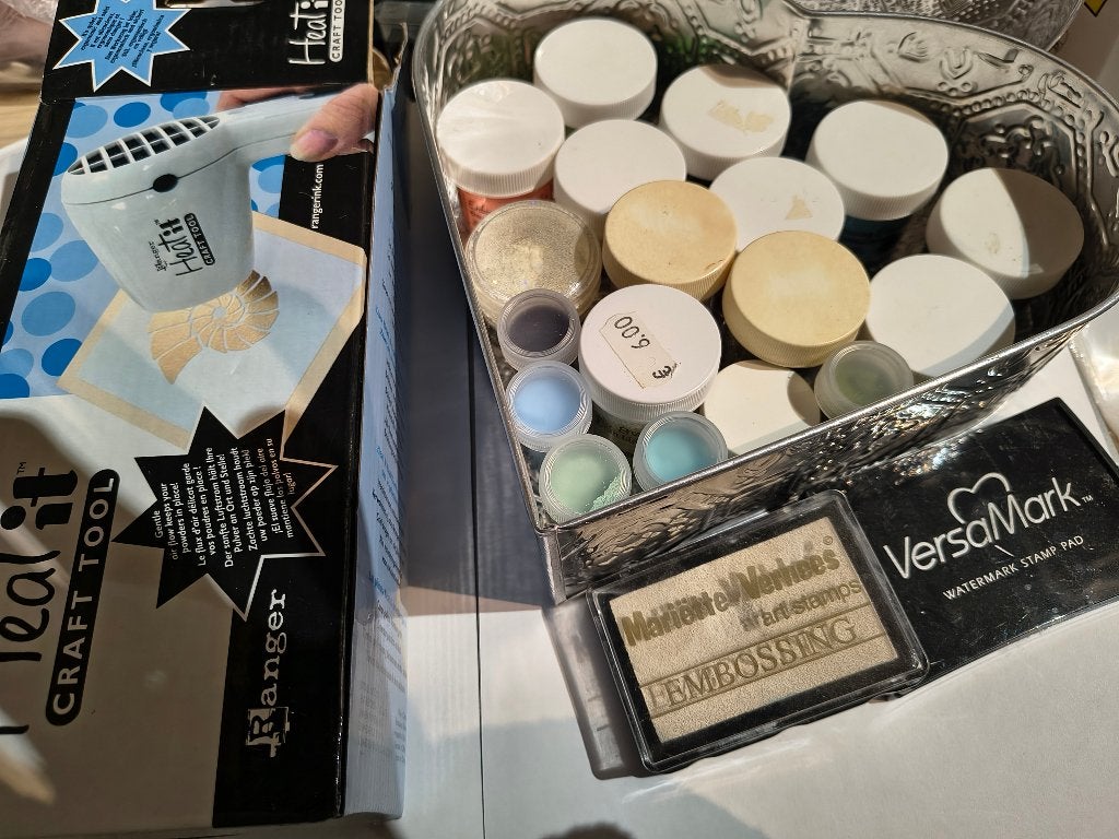 Ranger Heat it Craft tool en 18 potjes embossingpoeder, Hobby en Vrije tijd, Stempelen, Ophalen of Verzenden, Zo goed als nieuw