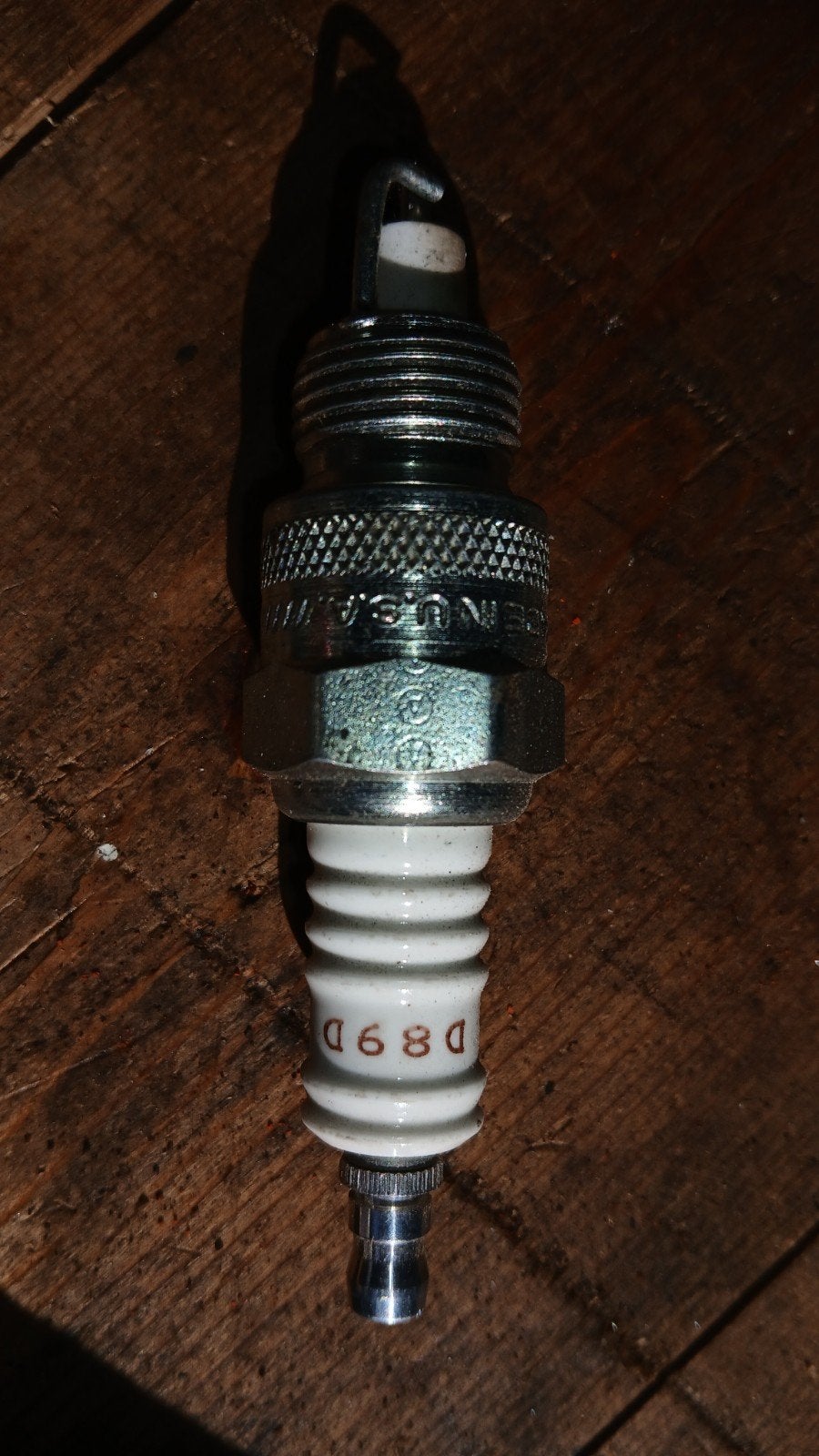 Oldtimer trekker.Bougie D89D, Ophalen, Nieuw, Universele onderdelen