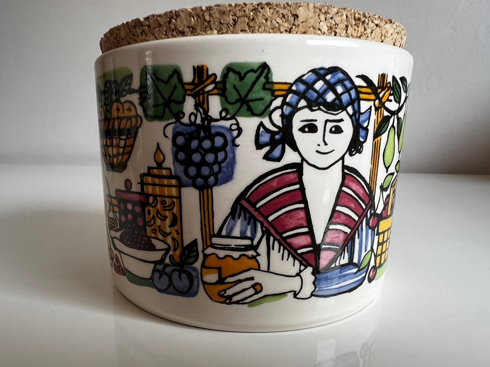 Zweeds Jie Gantofta ‘Vår Lilla Stad’ Melles Pot Anita Nylund, Antiek en Kunst, Ophalen of Verzenden