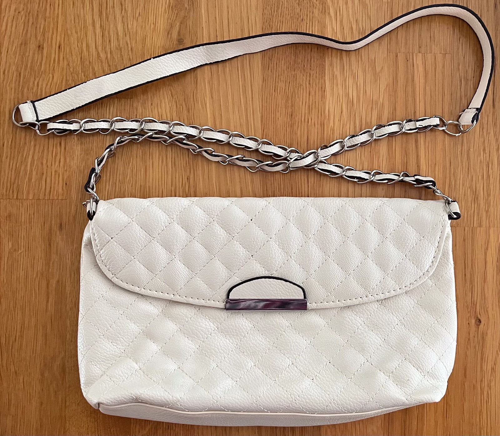 Merk Manga Mooi klein tasje met stijlvolle ketting NIEUW!!, Ophalen of Verzenden, Nieuw, Bruin, Schoudertasje