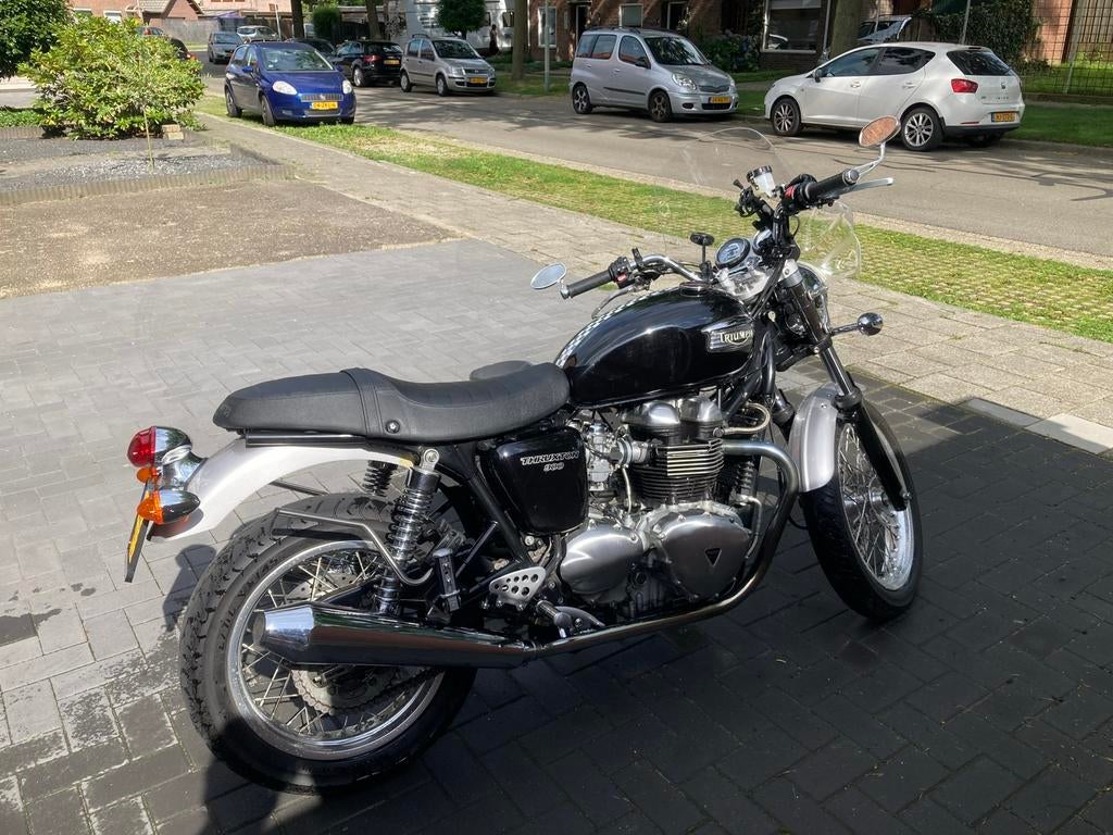 Triumph Thruxton 900 (2006) – lage km-stand, mooie staat