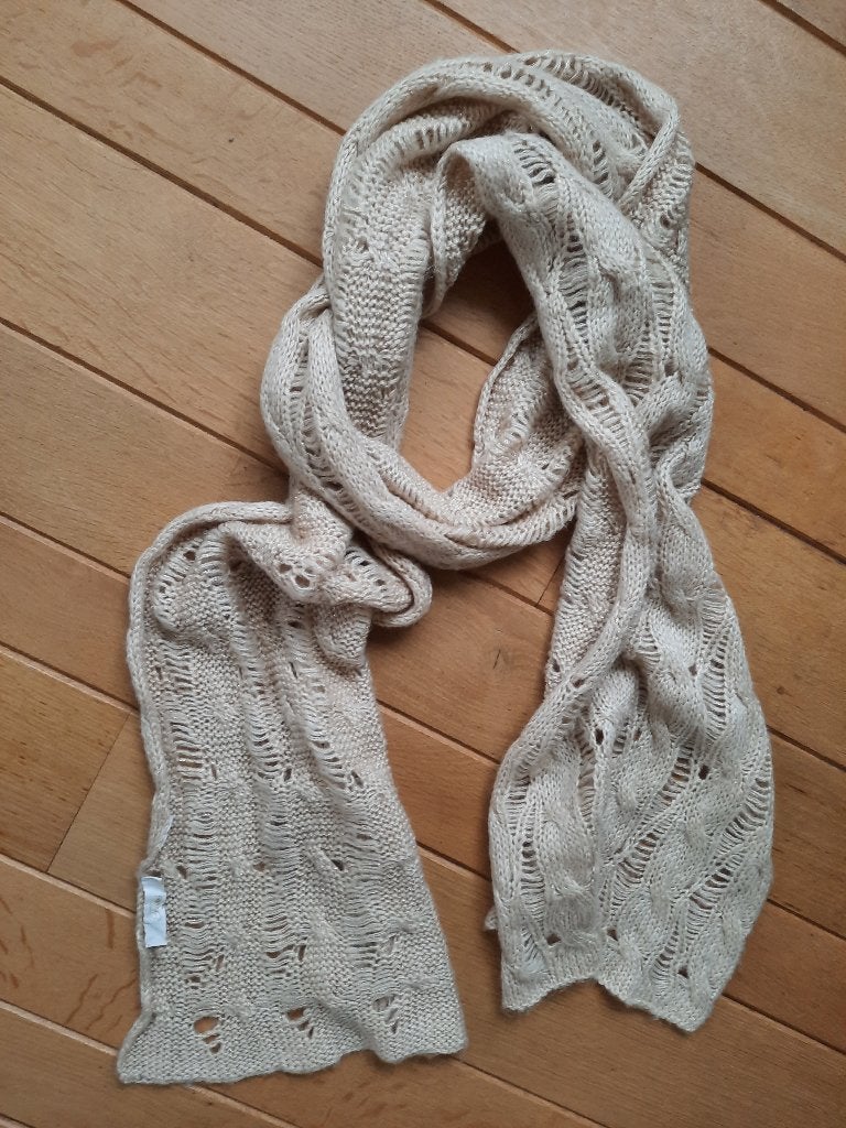 FOCUS sjaal beige gouddraad ajour, Maat 46/48 (XL) of groter, Ophalen of Verzenden, Sjaal, Focus