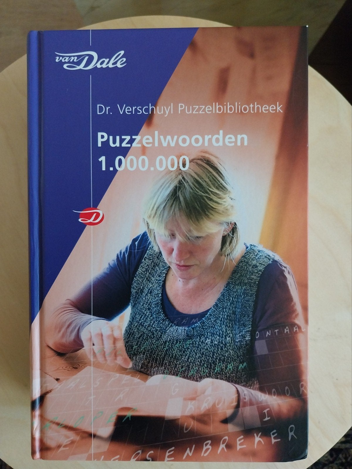 Puzzelwoordenboek van Van Dale en Tante Brocante, Boeken, Ophalen of Verzenden, Van Dale, Nederlands