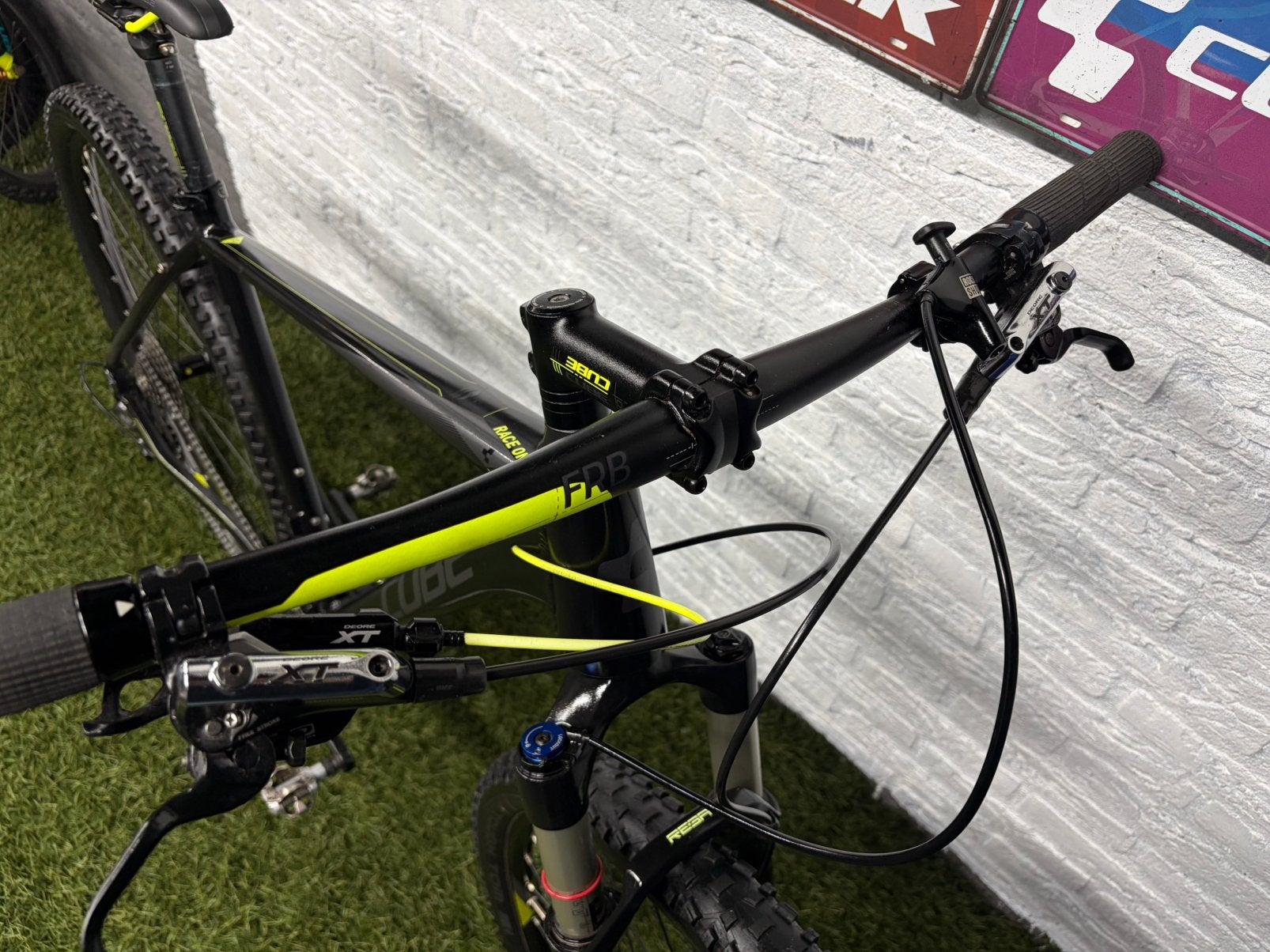Foto 4 van Cube Race One 29 inch mountainbike frame XL Deore xt 1x10 29