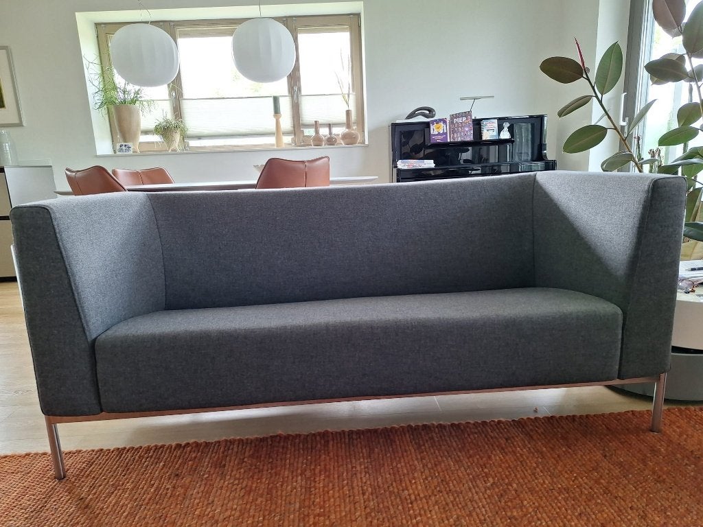 Harvink 2-Zits Bank Mr Blues in Stof van Kvadrat, Huis en Inrichting, Banken | Bankstellen, Ophalen, Gebruikt, Minder dan 75 cm
