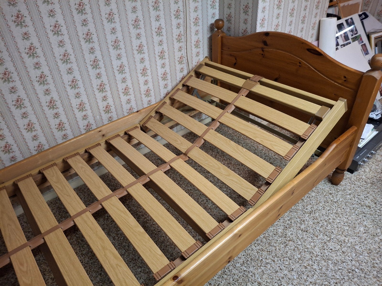Eenpersoons houten bed met verstelbare lattenbodem, Huis en Inrichting, Slaapkamer | Bedden, Ophalen, Verstelbaar, 90 cm, Eenpersoons