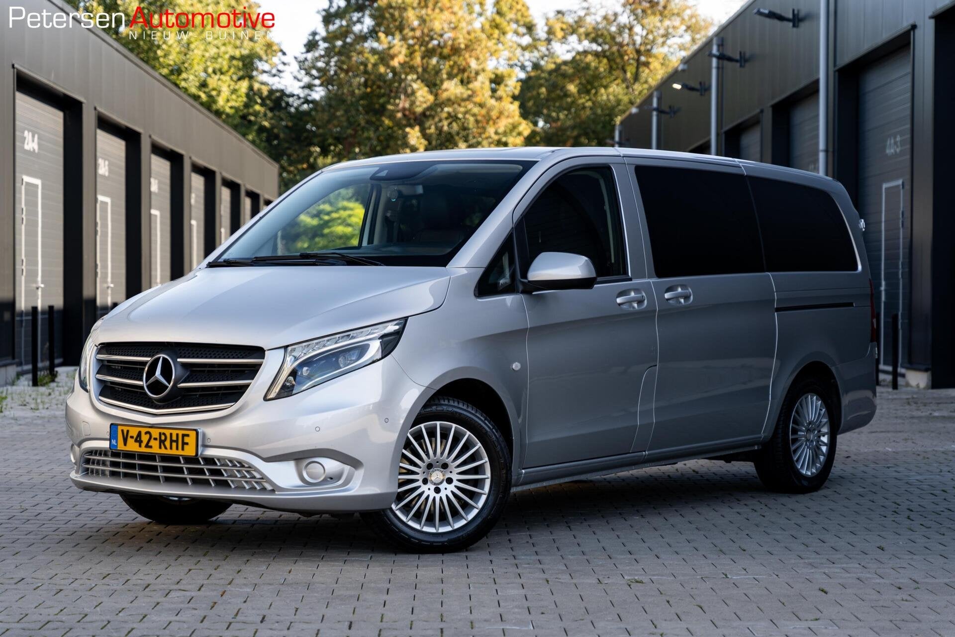 Mercedes Vito 119 CDI Lang DC Euro6 *2x schuif* Leder* Camer, Auto's, Automaat, Gebruikt, 2500 kg, Bedrijf