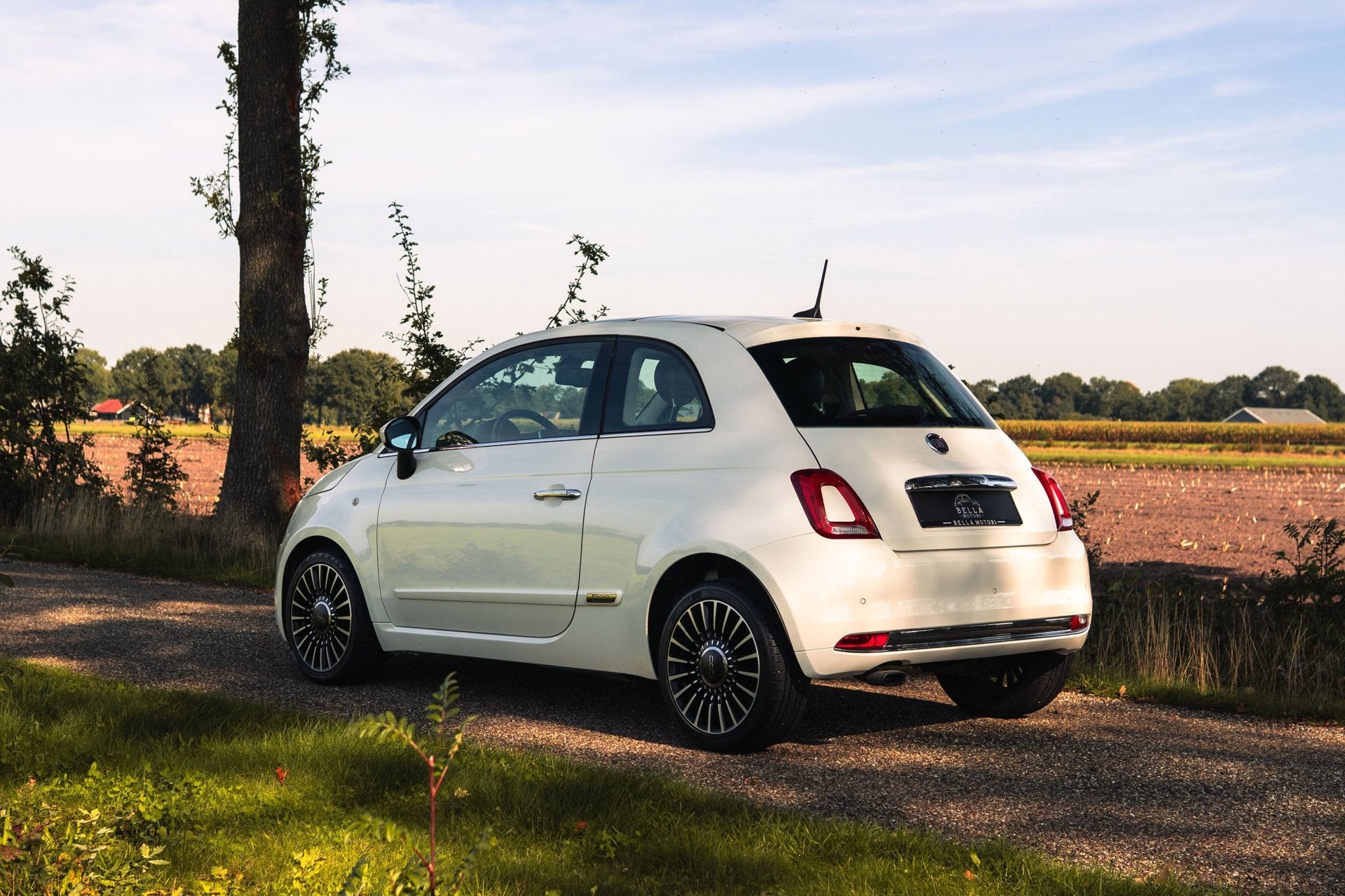 Fiat 500 0.9 TwinAir Lounge | RIJKLAARPRIJS | Apple CarPlay, Voorwielaandrijving, Dealer onderhouden, Gebruikt, Leder en Stof