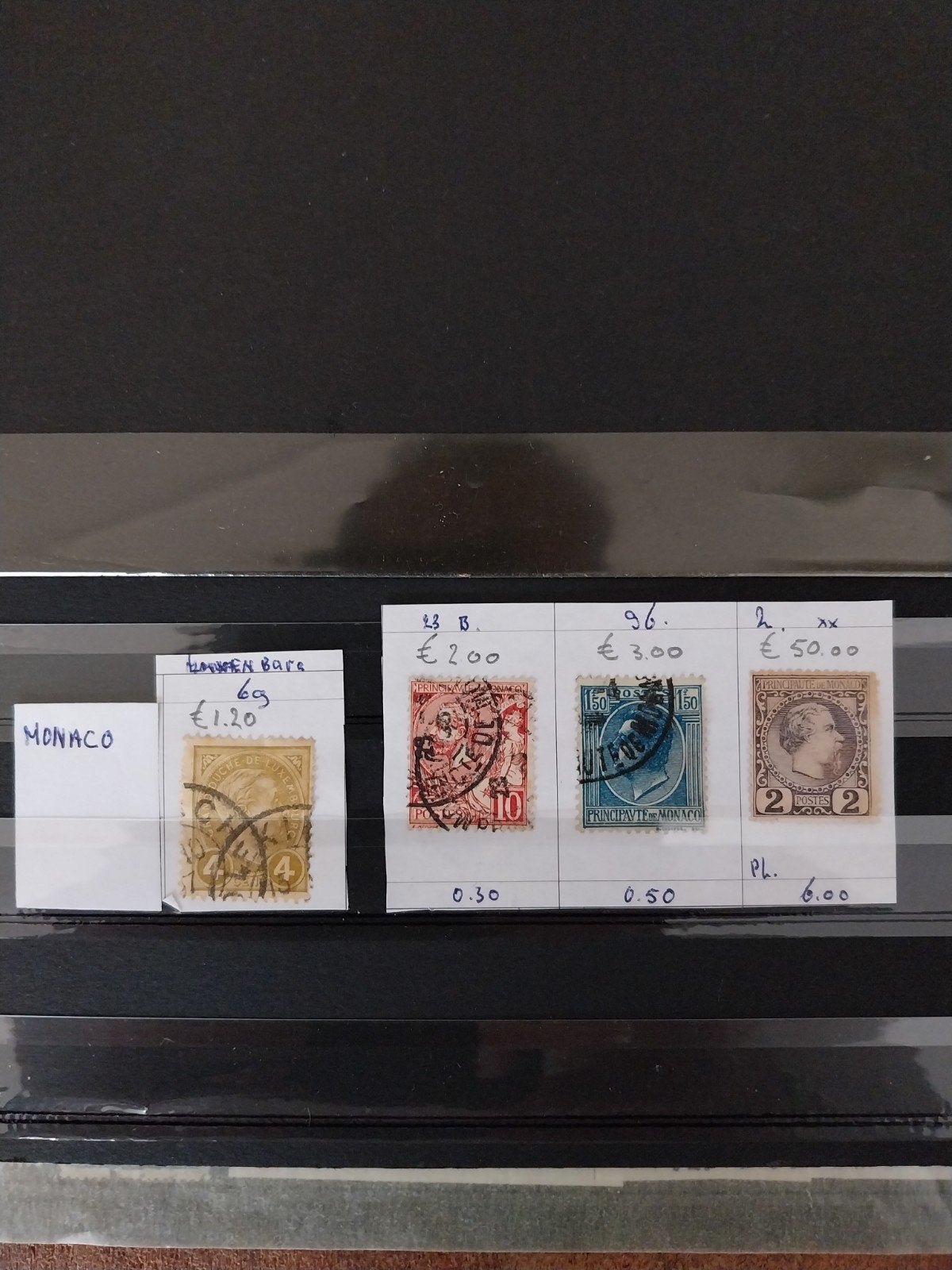 kaveltje met 4 zegels Monaco., Ophalen of Verzenden, Buitenland