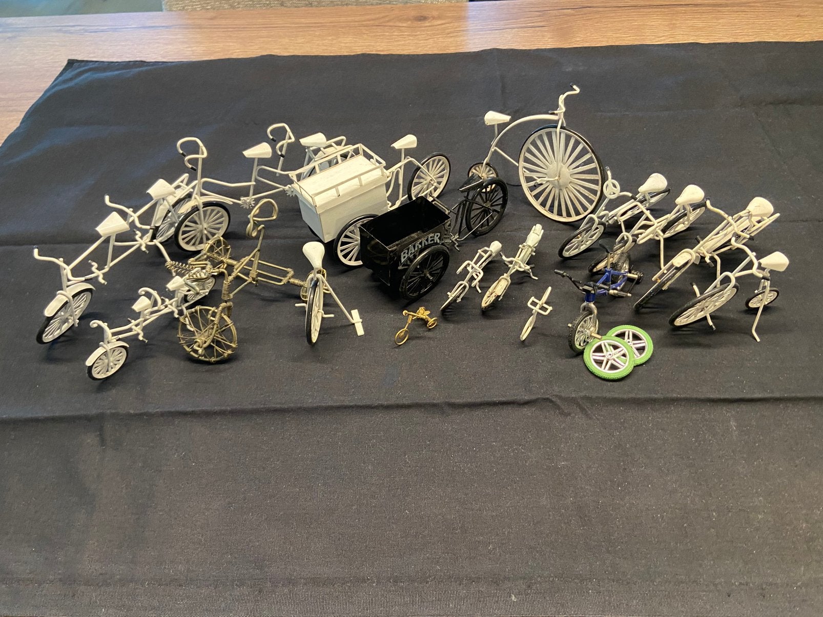 17 miniatuur fietsjes, Ophalen of Verzenden, Zo goed als nieuw