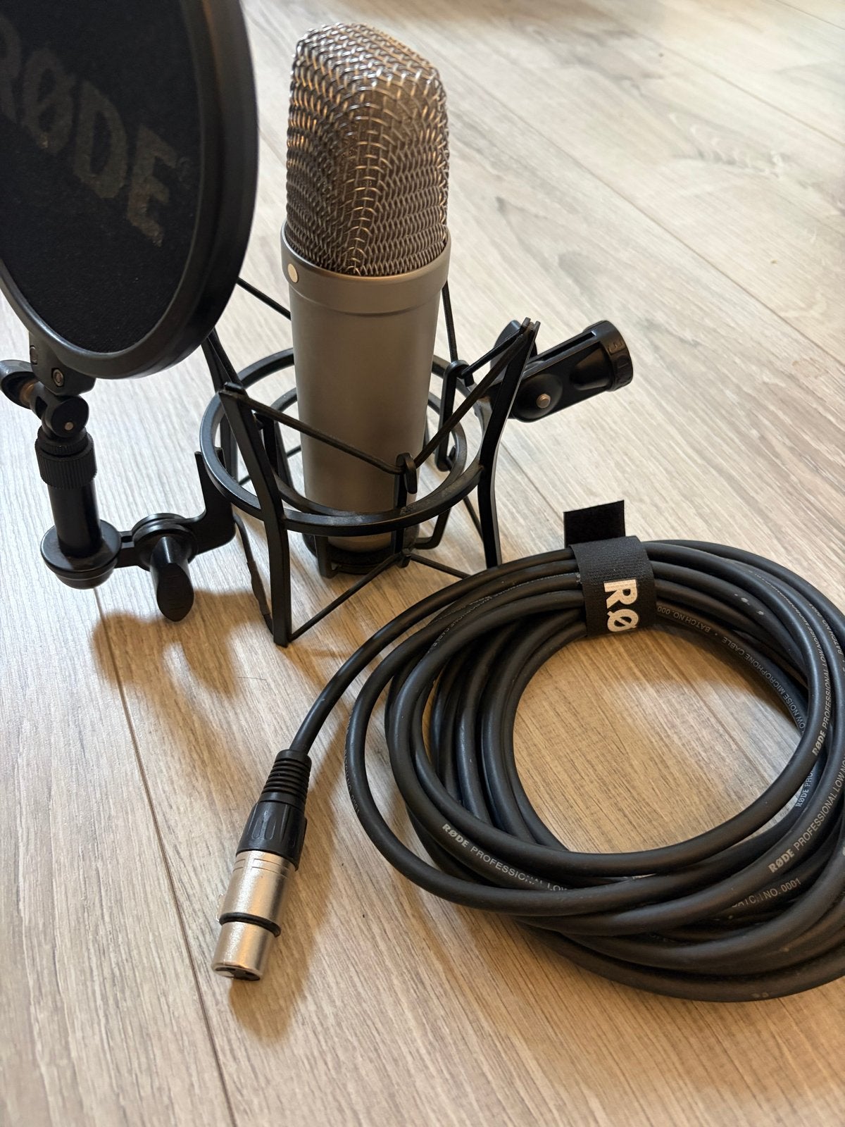 Rode NT1-A Microfoon met PSA1+ Microfoonarm, Muziek en Instrumenten, Microfoons, Ophalen of Verzenden, Zo goed als nieuw, Studiomicrofoon