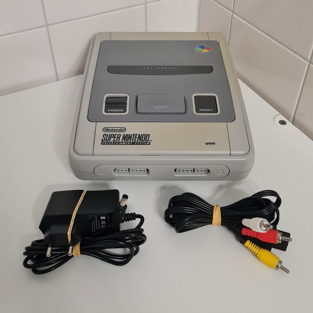 DEFECTE Super nintendo snes, Spelcomputers en Games, Spelcomputers | Nintendo Super NES, Ophalen of Verzenden, Niet werkend, Zonder controller