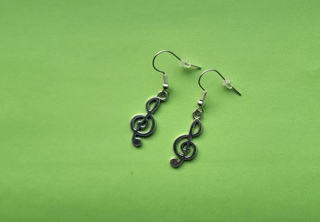 Oorbellen met muzieksleutel design, Sieraden, Tassen en Uiterlijk, Overige materialen, Hangers, Nieuw, Ophalen of Verzenden