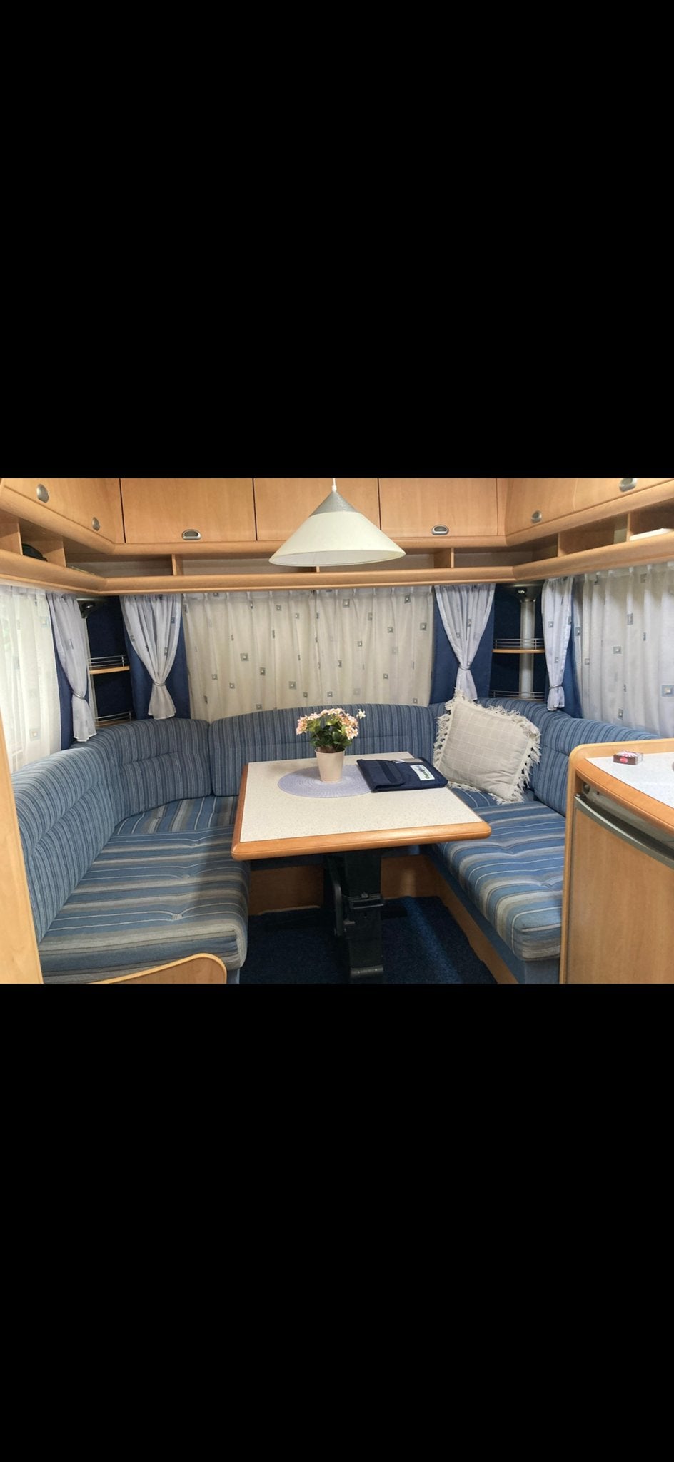 Hobby De Luxe Easy Caravan met Luifel, Voortent en Kuipzeil, Vast bed, Rondzit, Hobby, Kachel
