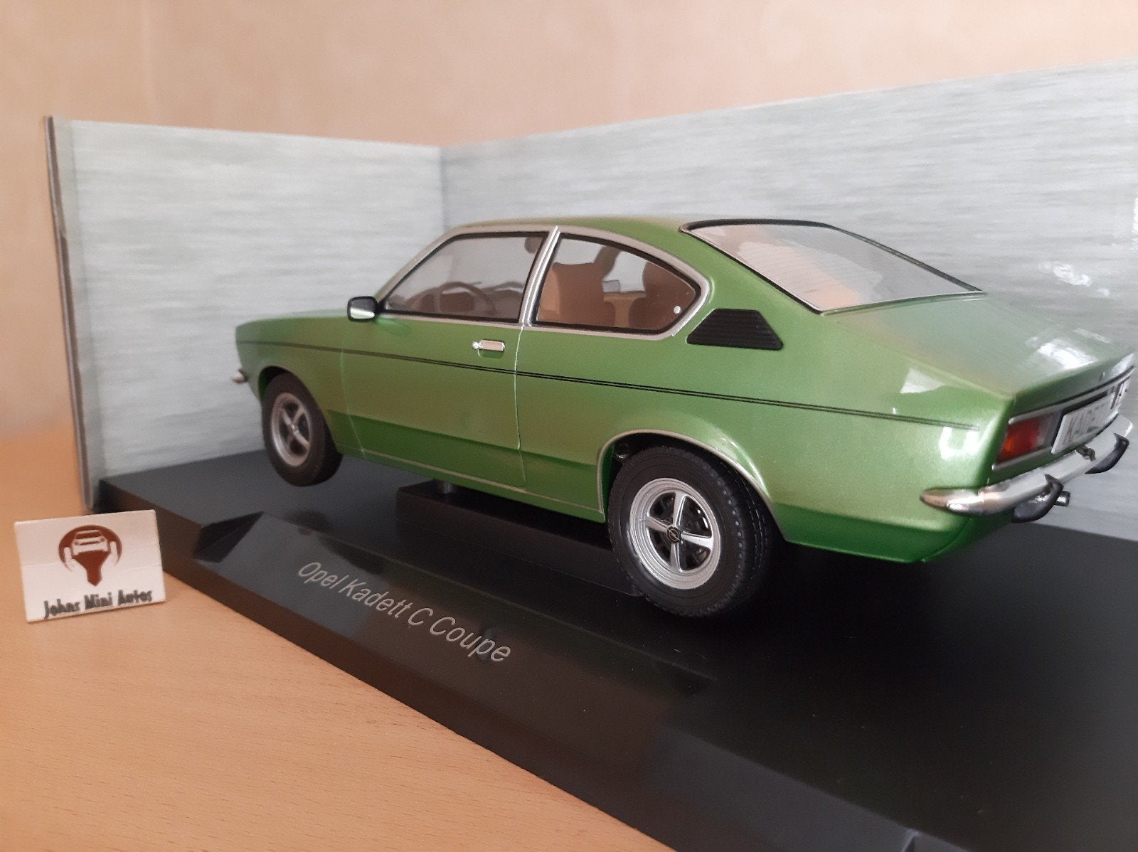 Opel Kadett C Coupe 1975 Groen Metallic van MCG 1:18