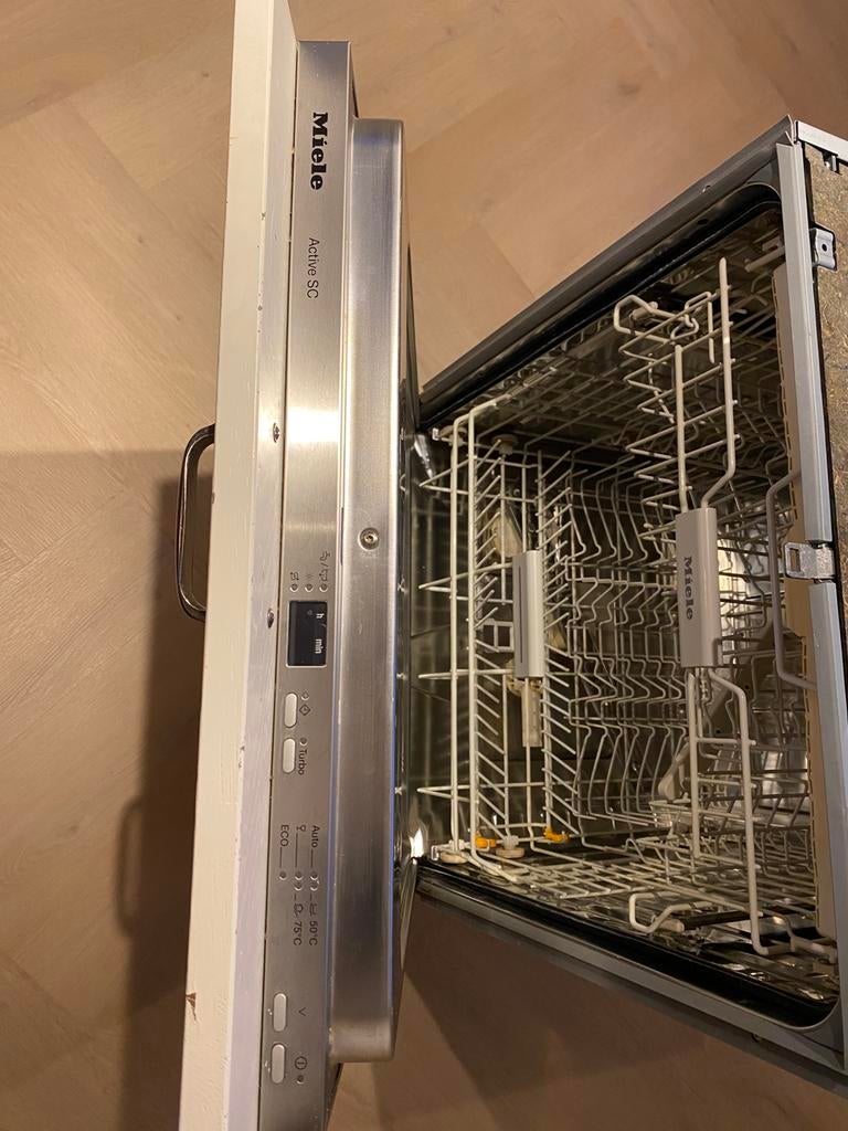 Miele inbouw vaatwasser, Ophalen, 14 tot 18 liter, Zo goed als nieuw, Inbouw