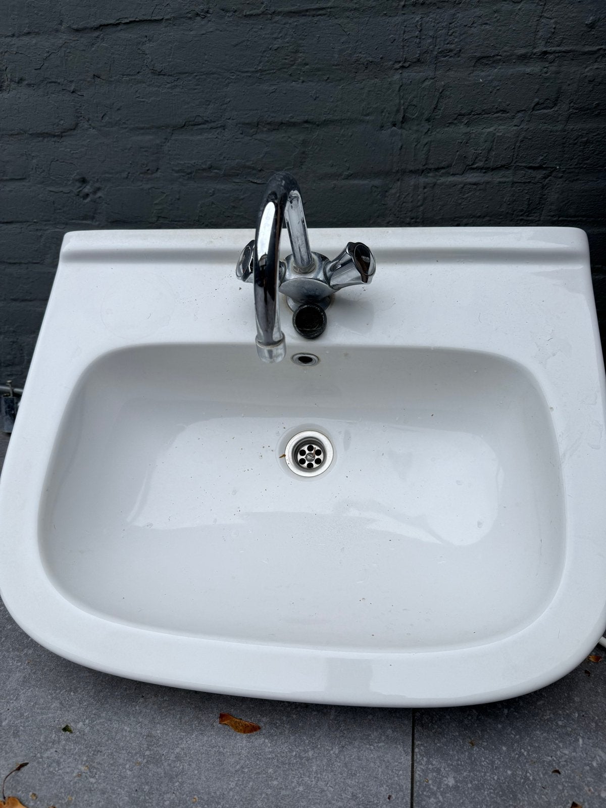 Witte wastafel met kraan - Gebruikt, Ophalen, Gebruikt, Chroom, Wastafel