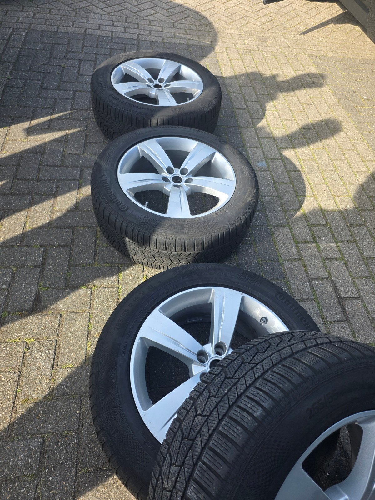 Continental winterbanden 255/55 R19 op Range Rover velgen, 19 inch, Gebruikt, 255 mm, Banden en Velgen