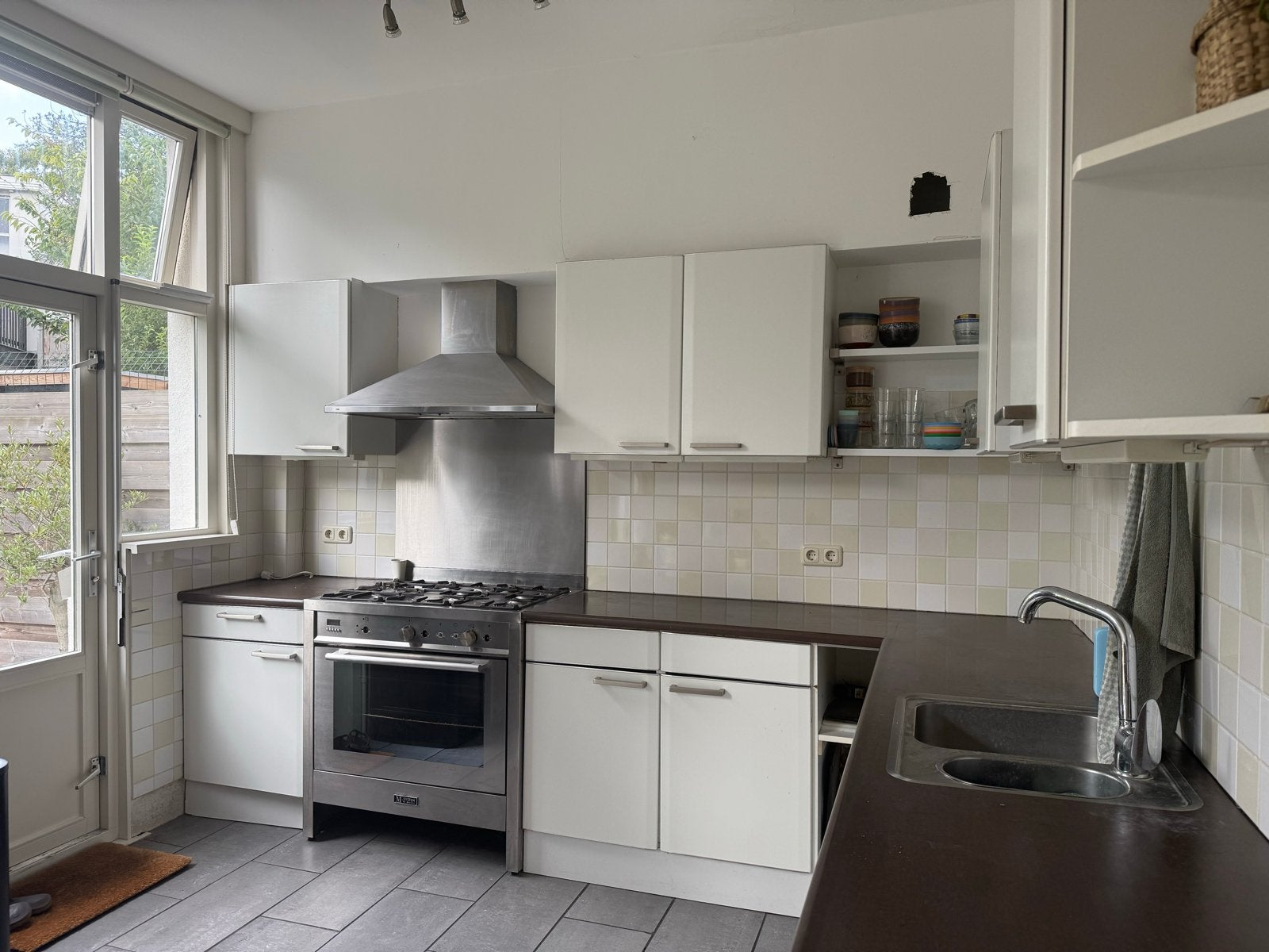 Gratis hoekkeuken inclusief apparatuur, zelf demonteren, Huis en Inrichting, Keuken | Complete keukens, Ophalen, Gebruikt, Wit
