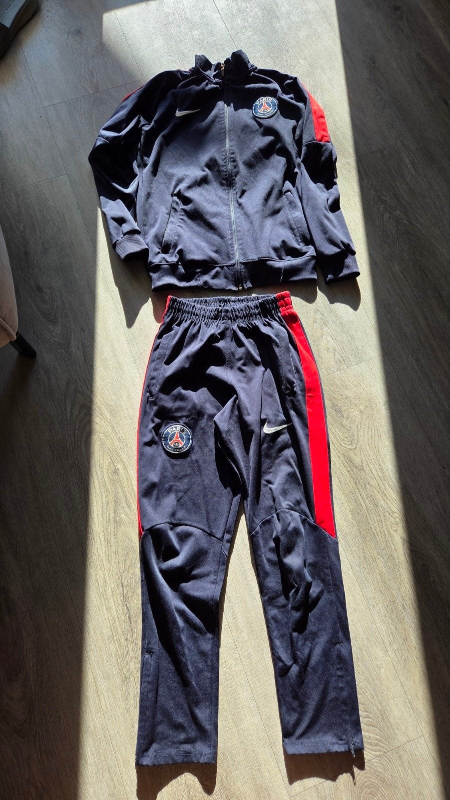 Trainingspak Paris Saint-Germain mt 164 - Zo goed als nieuw, Ophalen of Verzenden, Zo goed als nieuw, Trainingspak