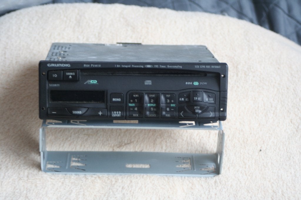 Mooie oud Grundig Autoradio, Auto diversen, Autoradio's, Ophalen of Verzenden, Gebruikt