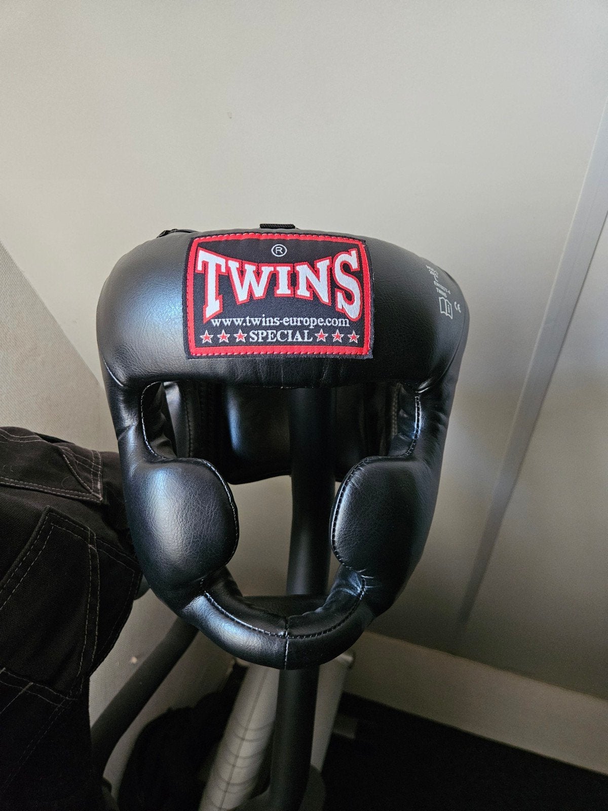 Twins Special HGS-3 hoofdbeschermer zwart maat L nieuw, Ophalen, Nieuw, Bokshelm