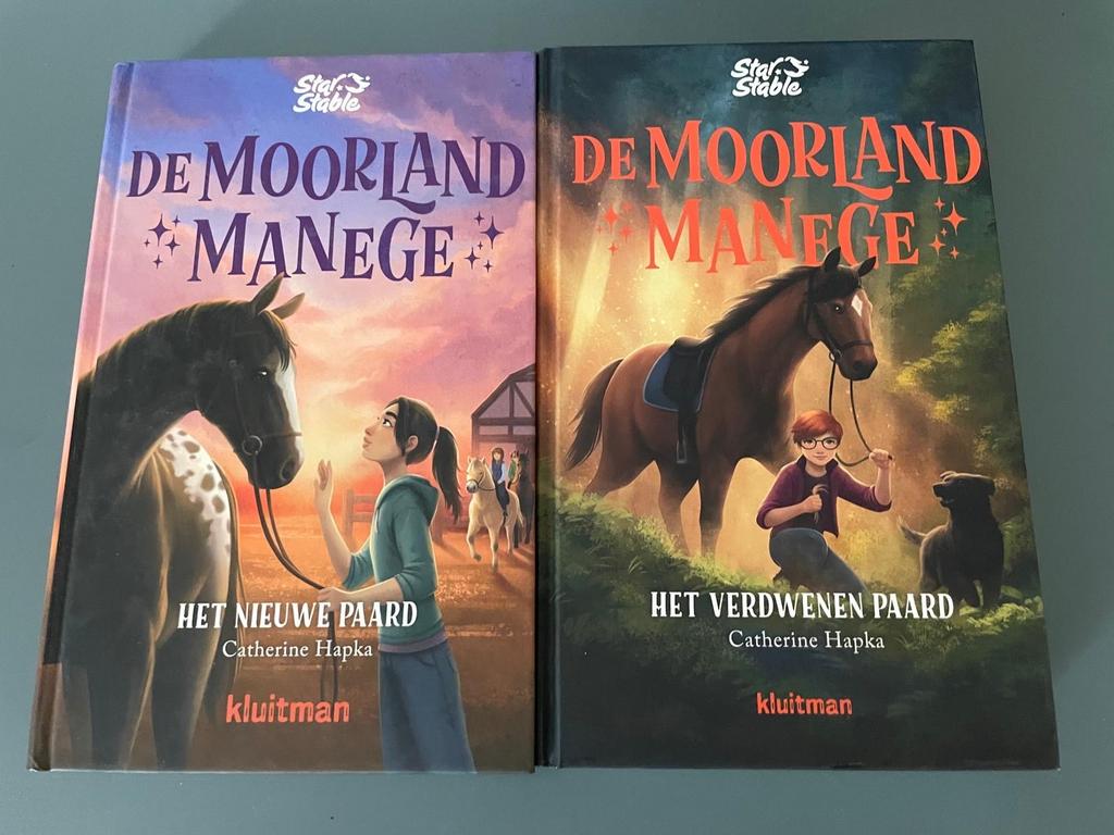 2 boeken van De Moorland Manege - Star Stable, Ophalen of Verzenden, Zo goed als nieuw, Fictie algemeen