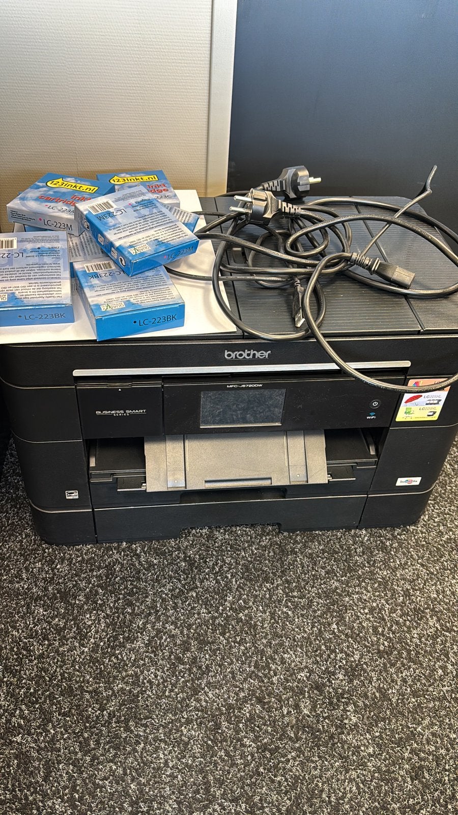 Brother MFC-J5720DW Business smart series + 7 cartridges, Ophalen of Verzenden, Zo goed als nieuw