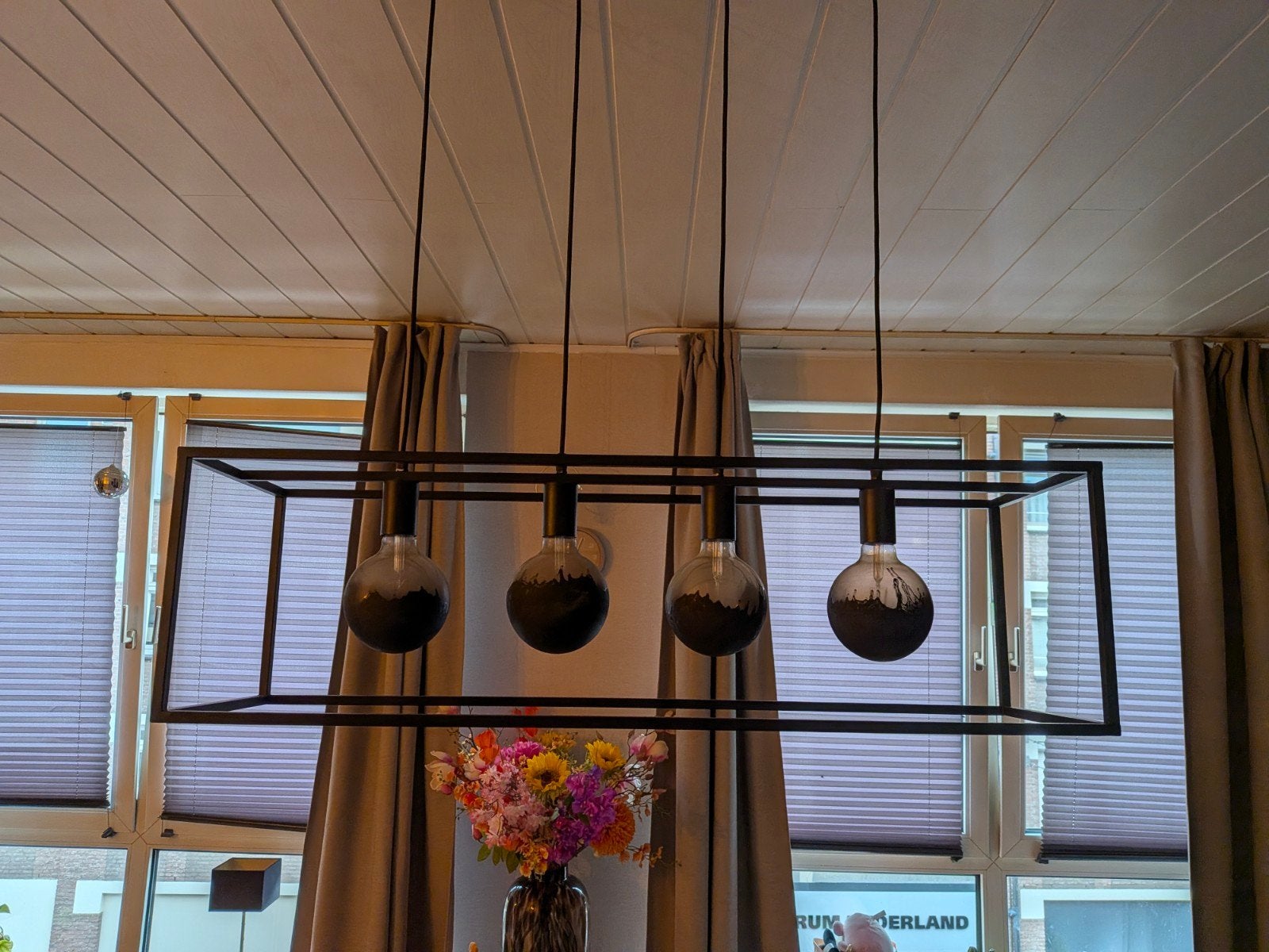 Moderne Zwarte Hanglamp met 4 Edison LED Lampen, Zo goed als nieuw, Modern industrieel, Metaal, E27 (groot)