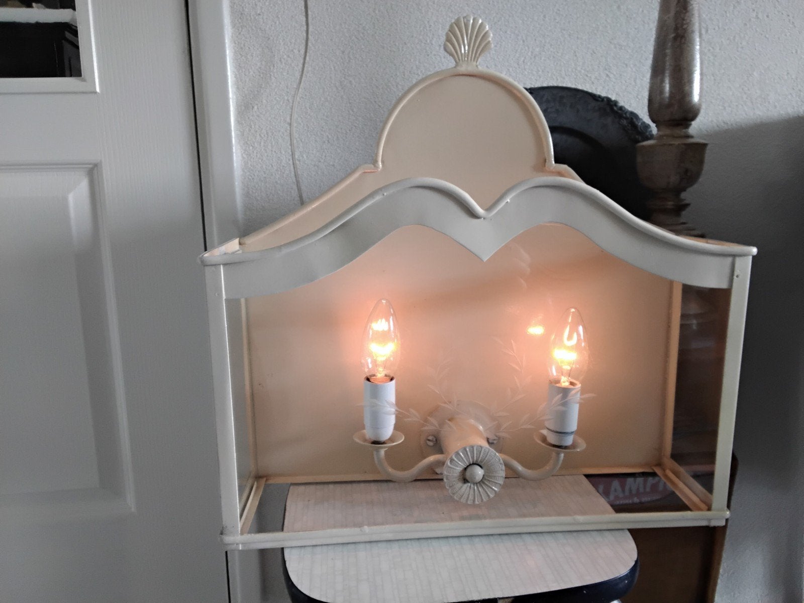 Prachtige set hand-made metalen wandlampen gegraveerd glas, Ophalen, E14 (klein), Wandlamp, Glas