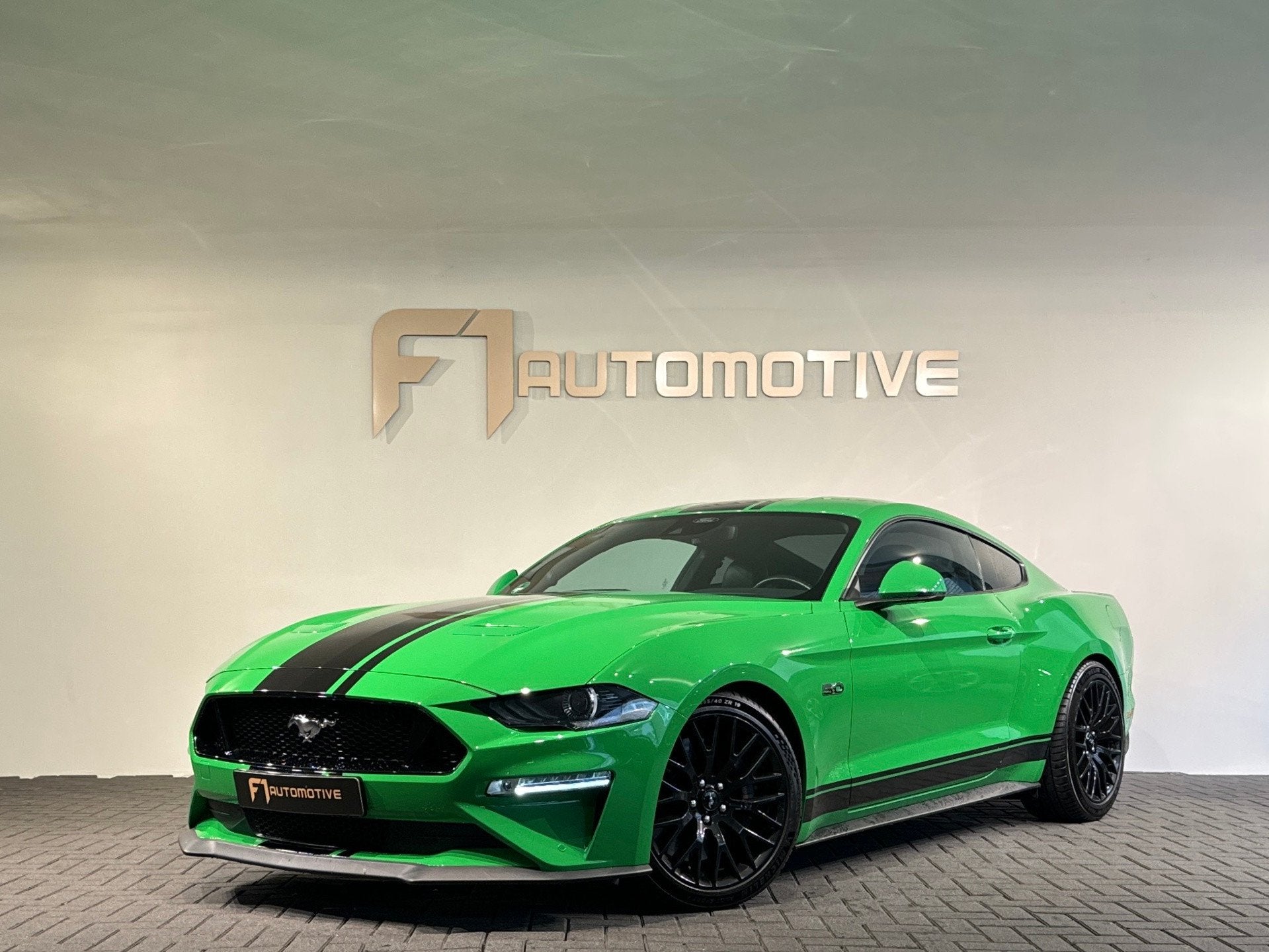 Ford Mustang Fastback 5.0 V8 GT Stoelverwarming |Stoelventil, Auto's, Automaat, Gebruikt, 4 stoelen, Bedrijf
