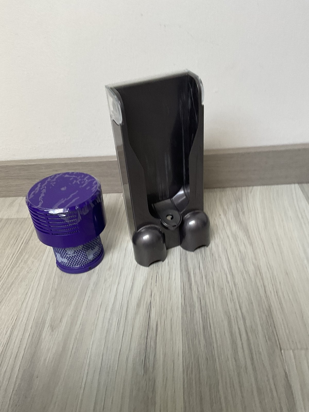 🔥 Dyson V10 Hepa Filter plus Muur houder 🔥, Ophalen of Verzenden, Zo goed als nieuw