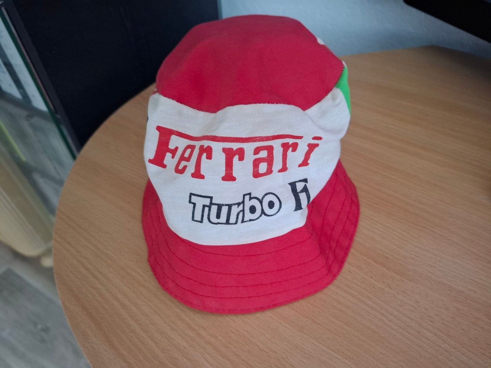 Ferrari turbo F1 hoedje, Ophalen of Verzenden, Gebruikt, Formule 1