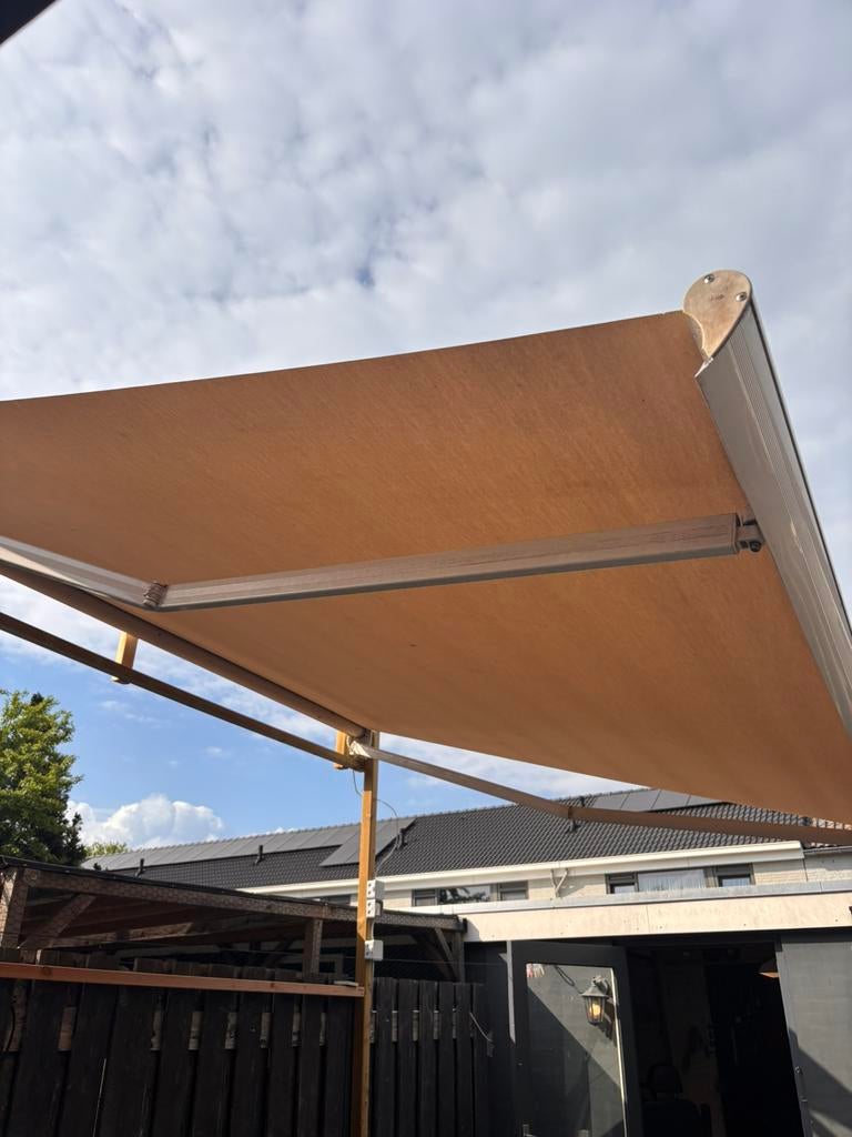 Elektrische zonnescherm 3,5 meter breed, Tuin en Terras, Elektrisch, Ophalen of Verzenden, Zo goed als nieuw, 250 cm tot 450 cm