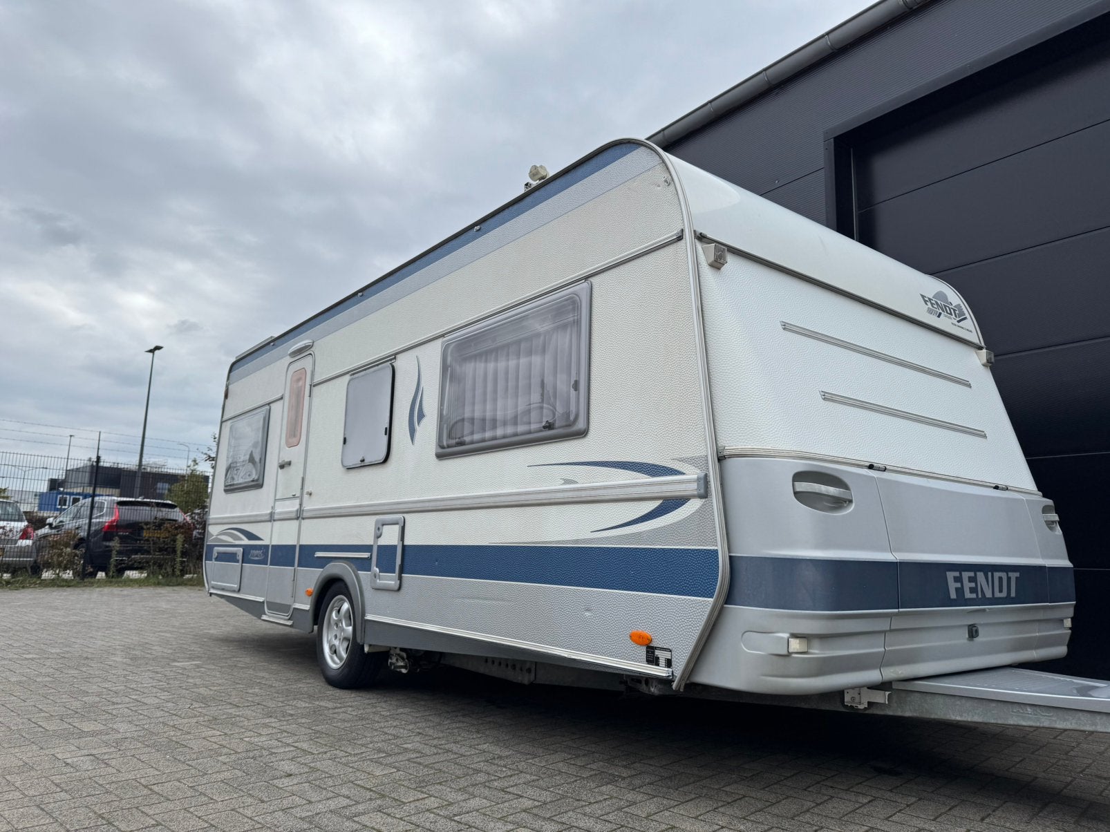 Fendt 550 TG Topas – 2003  Prijs: € 8.950,-, Caravans en Kamperen, Rondzit, Bedrijf, Fendt, Dwarsbed