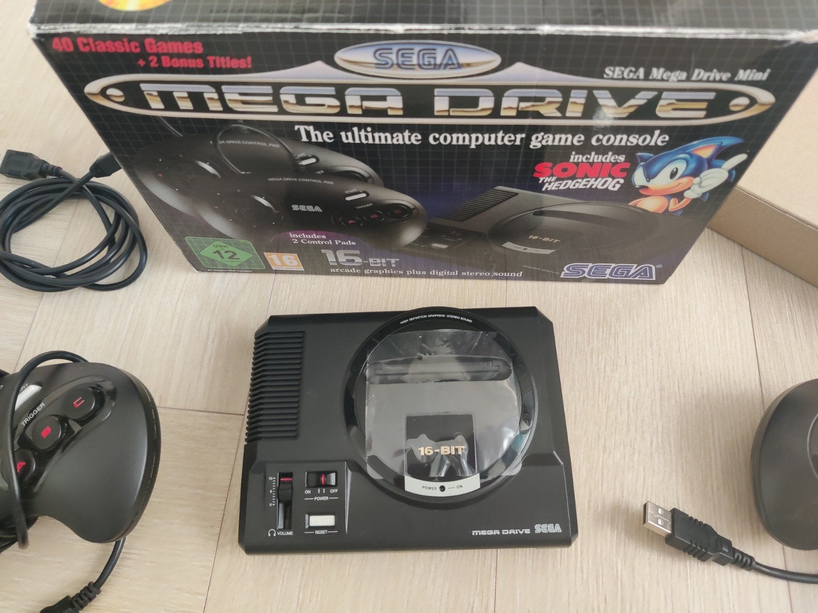 Sega Mega Drive Mini - Zeer nette staat!, Mega Drive, Met 2 controllers, Sega, Ophalen of Verzenden