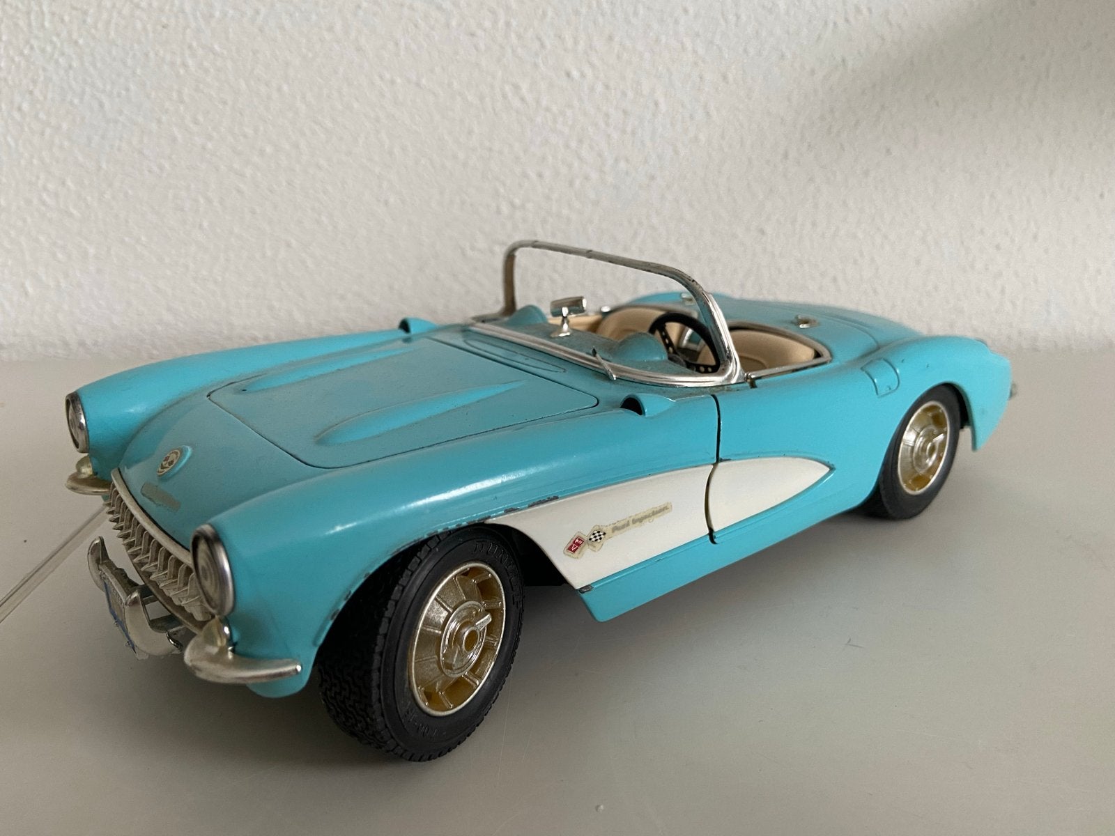 Bburago Chevrolet Corvette (1957) Schaalmodel 1:18, Hobby en Vrije tijd, Ophalen of Verzenden, Gebruikt, Auto, Bburago