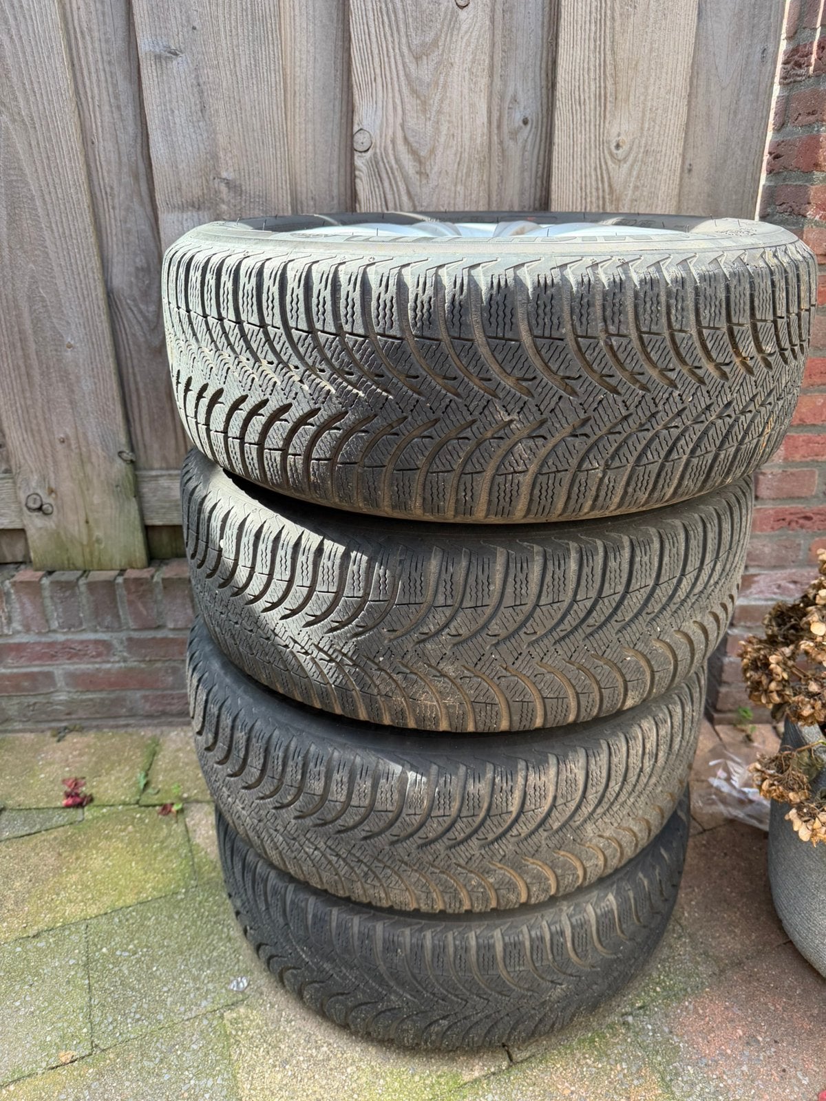 Michelin Volkswagen winter banden 215 60 16, Auto-onderdelen, Banden en Velgen, Ophalen, 215 mm, 16 inch, Banden en Velgen